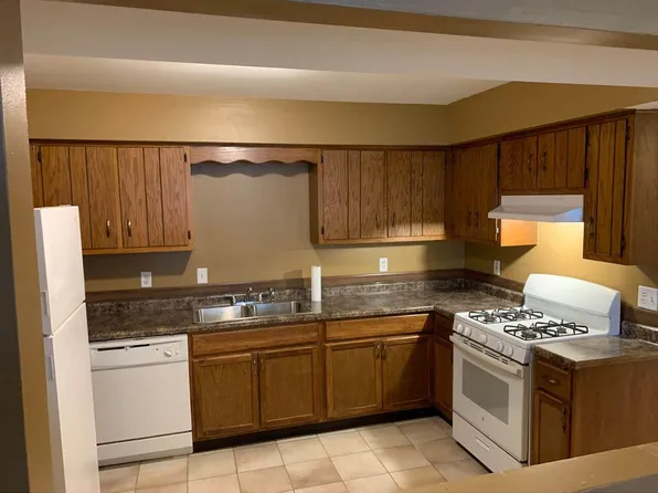 2390 Bicentennial Ave APT 3, Crest Hill, IL 60403