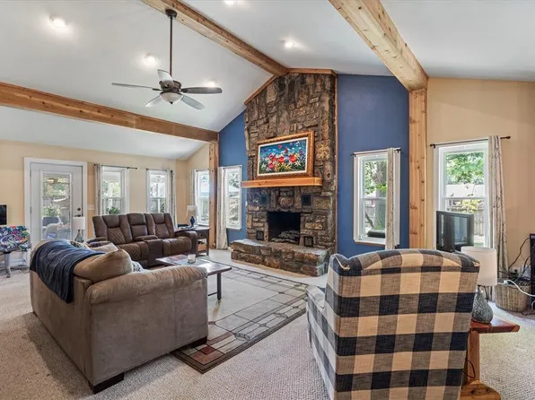 404 Henryetta St, Springdale, AR 72762