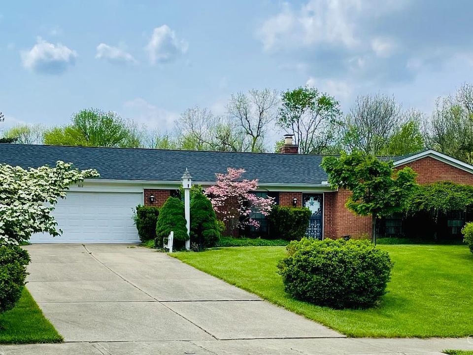 1st image of 812 White Oak Dr
