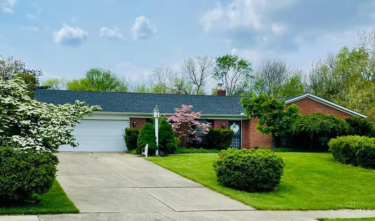 812 White Oak Dr photo 1