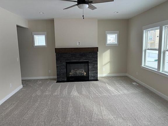 5th image of 6458 Estate Dr SW