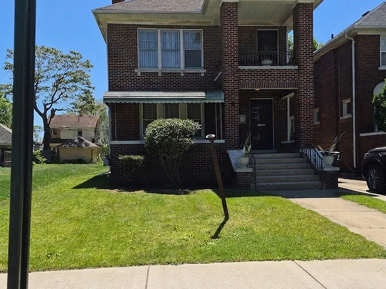 3237 Calvert St — Photo 1