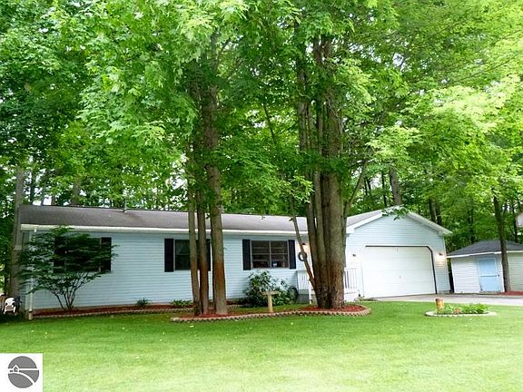 2nd image of 20704 White Oak Dr