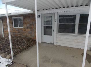 110 Saltarka Ln APT 3, Zelienople, PA