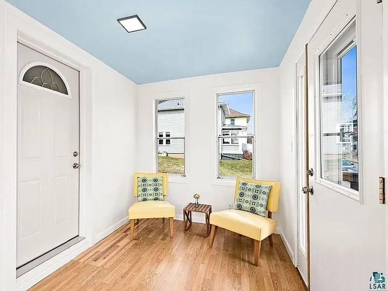 1219 E 5th St — Photo 5