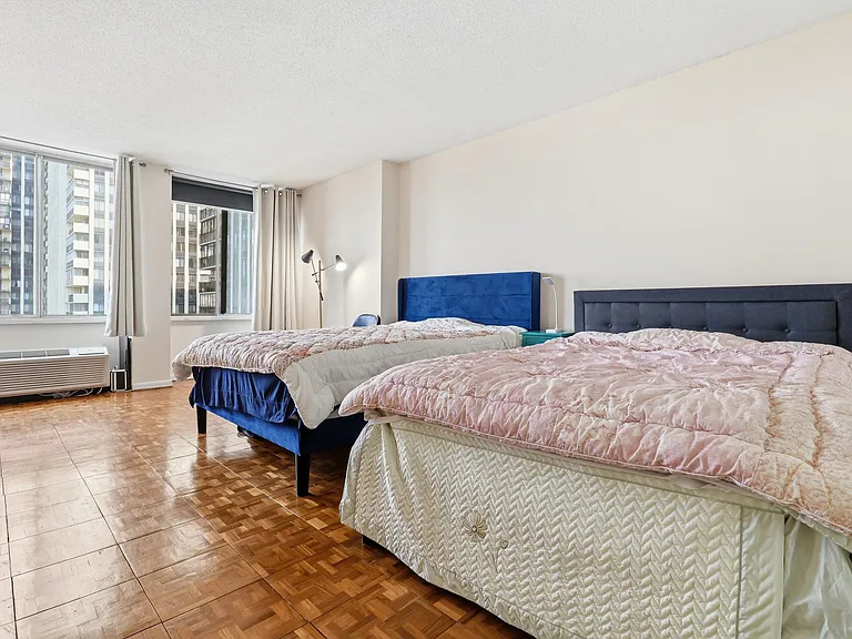 200 Winston Dr #720 — Photo 25
