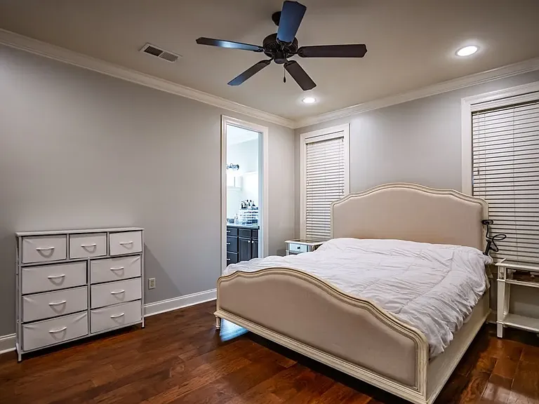 122 Westbury Cir — Photo 14