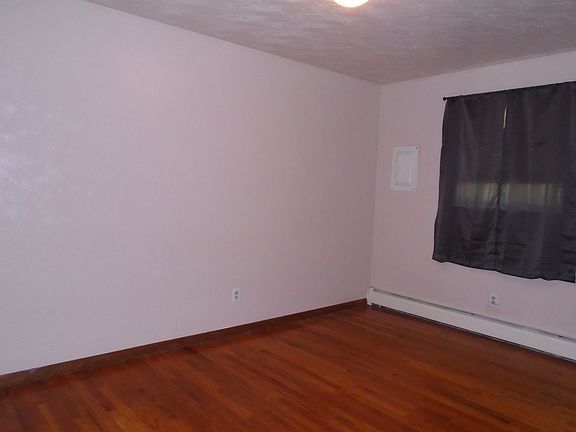 4th image of 3007 High St