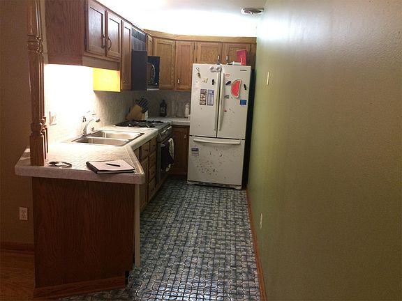 3rd image of 2025 E Greenwich Ave Unit 118