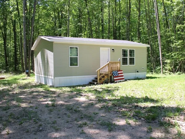 2285 Fawn Cir, Harrison, MI 48625