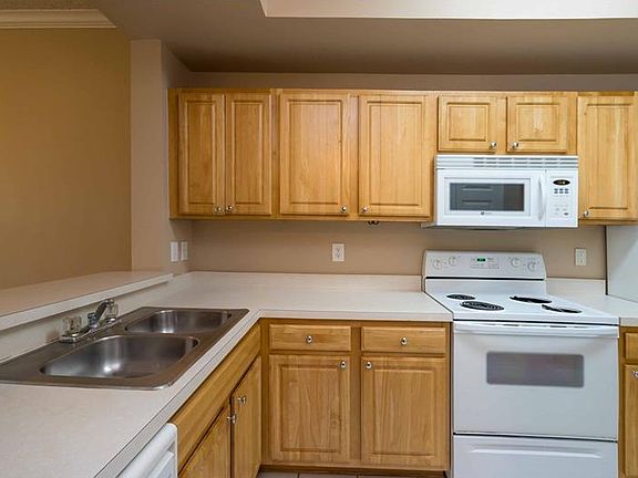 4th image of 5001 Baraldi Cir #22203