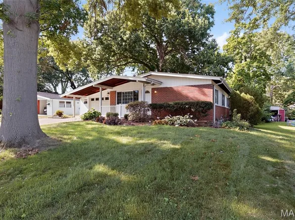 2560 Suffolk Pl, Florissant, MO 63033