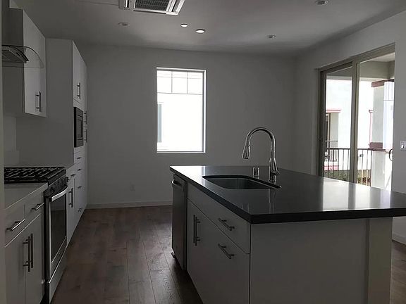 Kitchen entry
