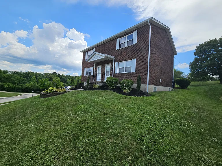265 N Ashbrook Cir — Photo 2