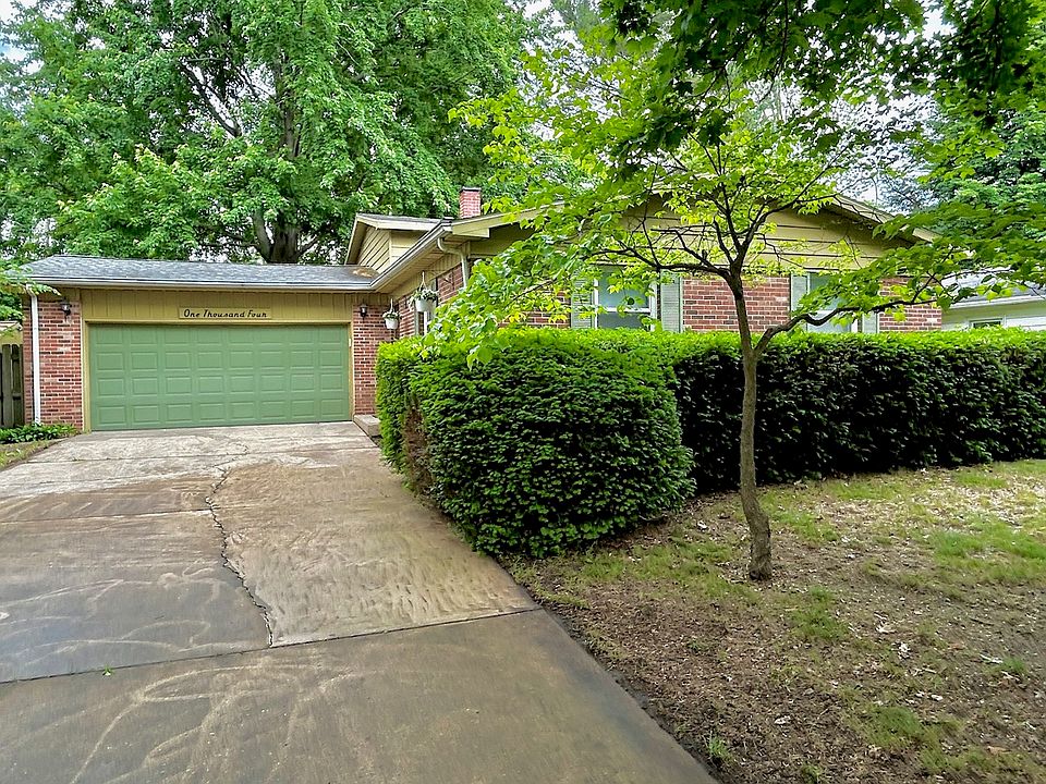 2nd image of 1004 Hollycrest Dr