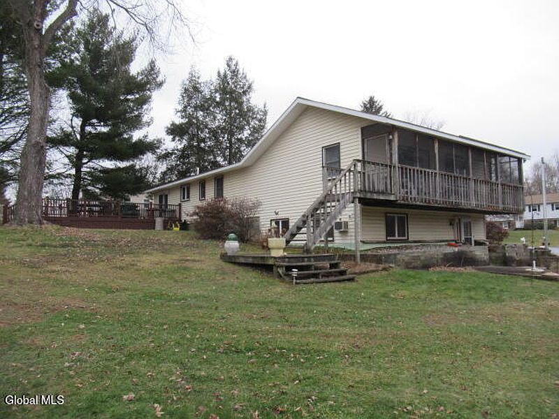 4th image of 17 Holland Lane