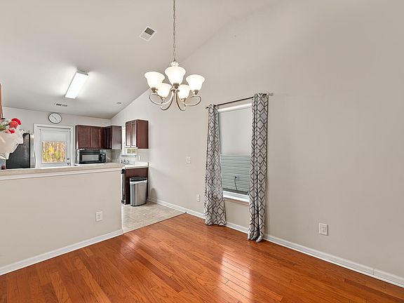 5th image of 135 Keaton Brook Dr