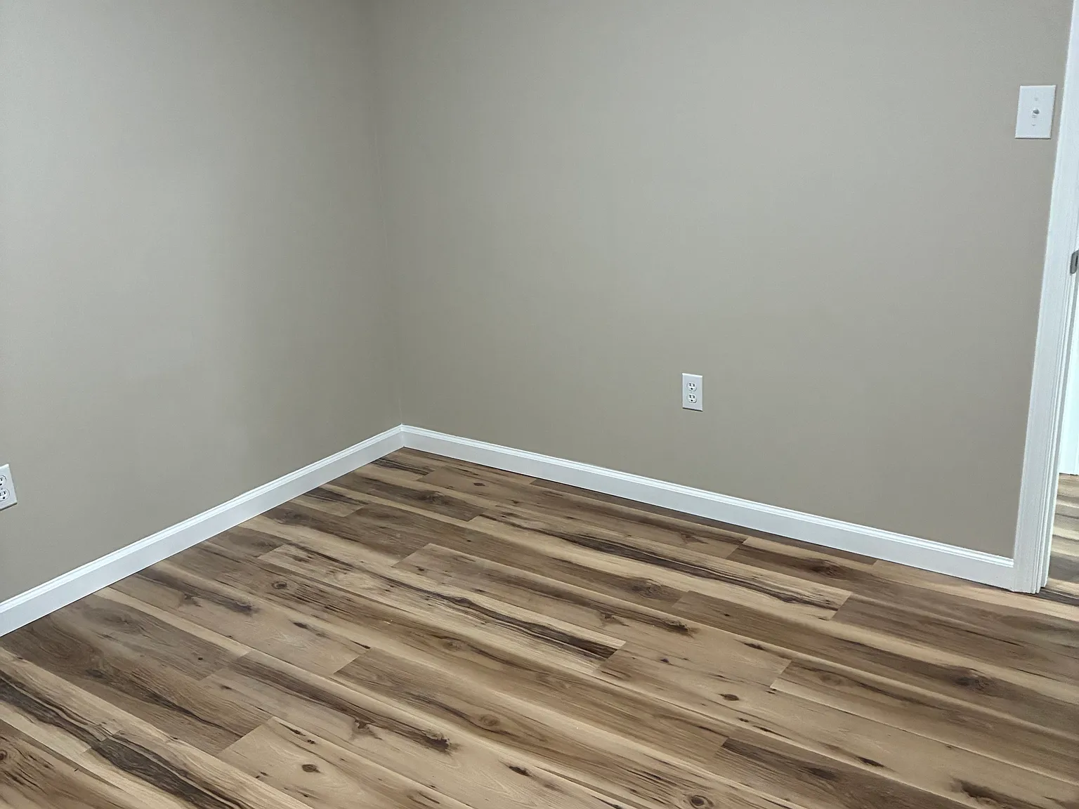 102 Tollerton Trl — Photo 3