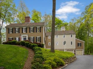 21 Red Oak Row, Chester, NJ 07930