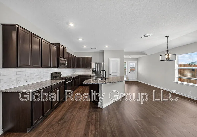 515 Diamond Shls — Photo 14