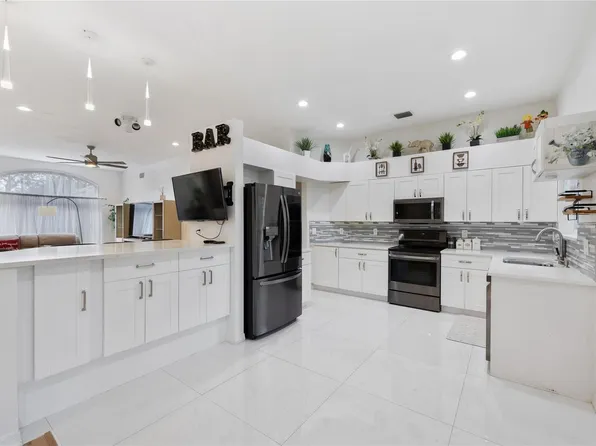 5460 NW 38th Ter, Coconut Creek, FL 33073