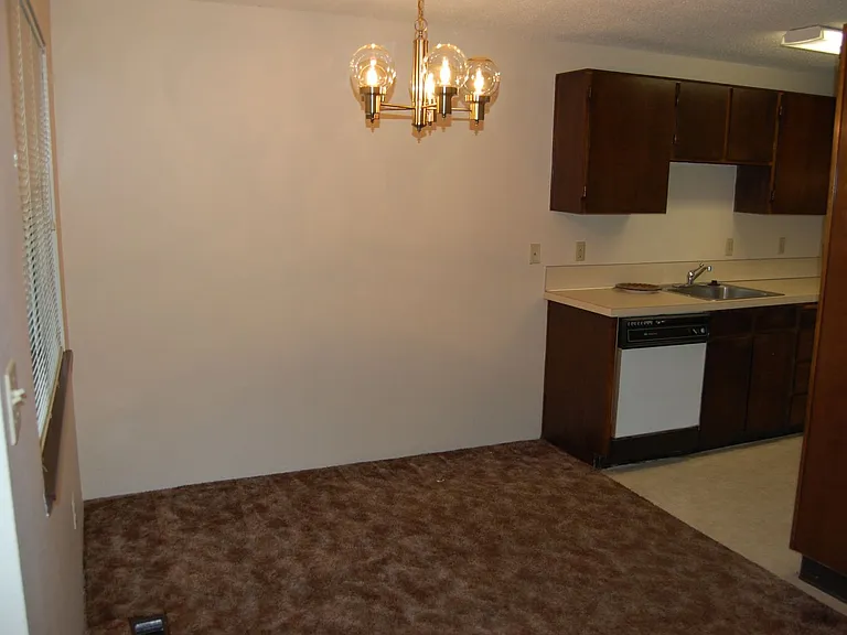 8775 SW Locust St #1-14 — Photo 3