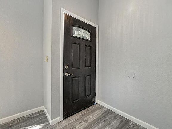 3rd image of 1019 Cirby Oaks Way