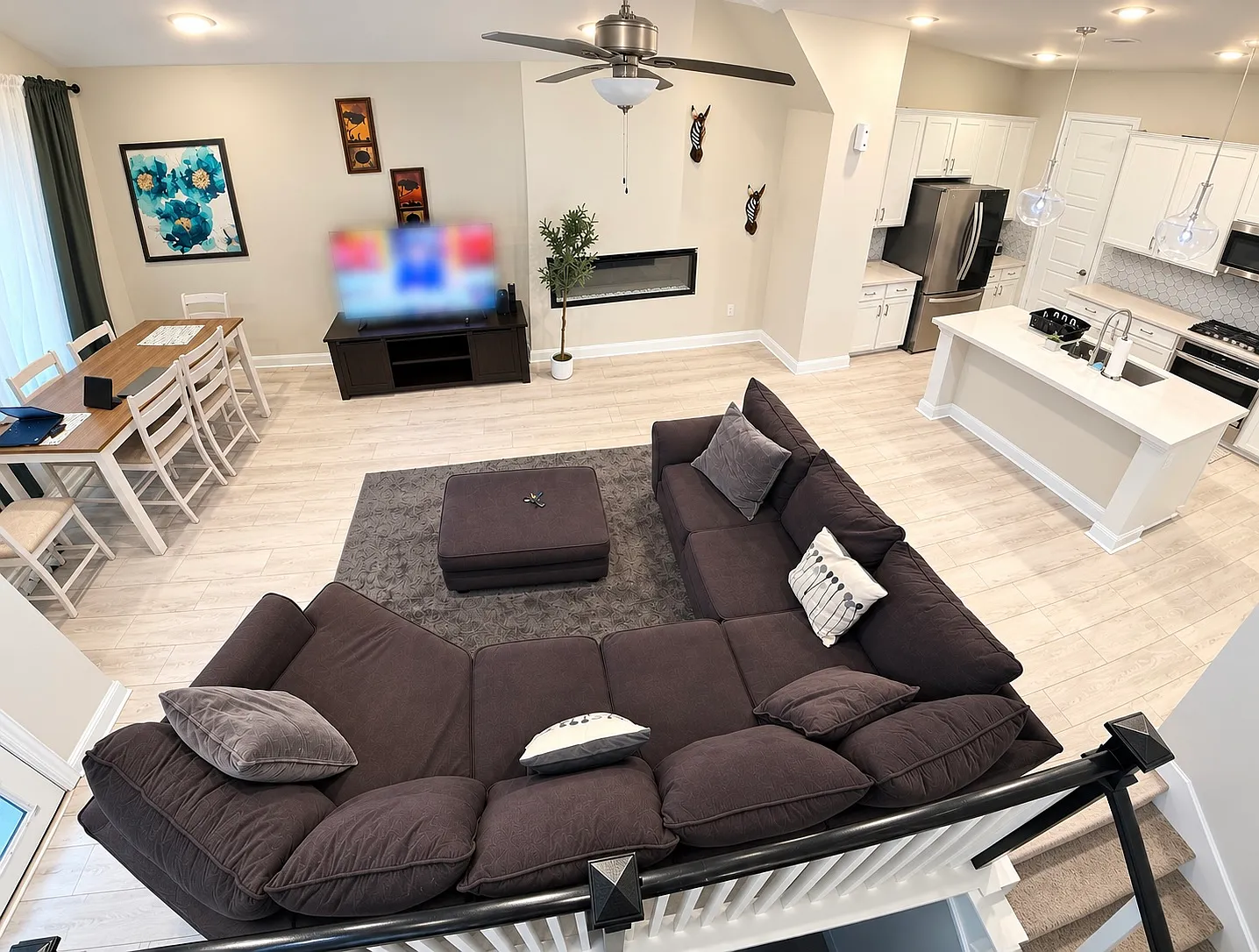 2510 Plumas Dr — Photo 4
