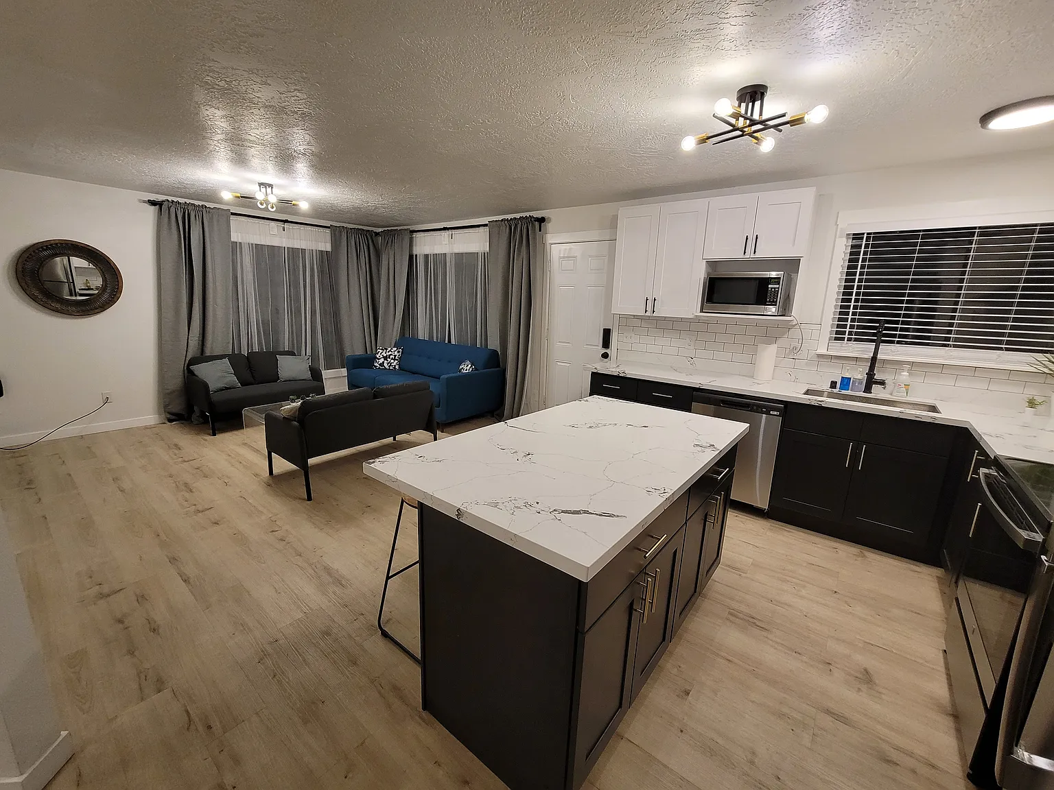 2 bed, $2,500 — Photo 4
