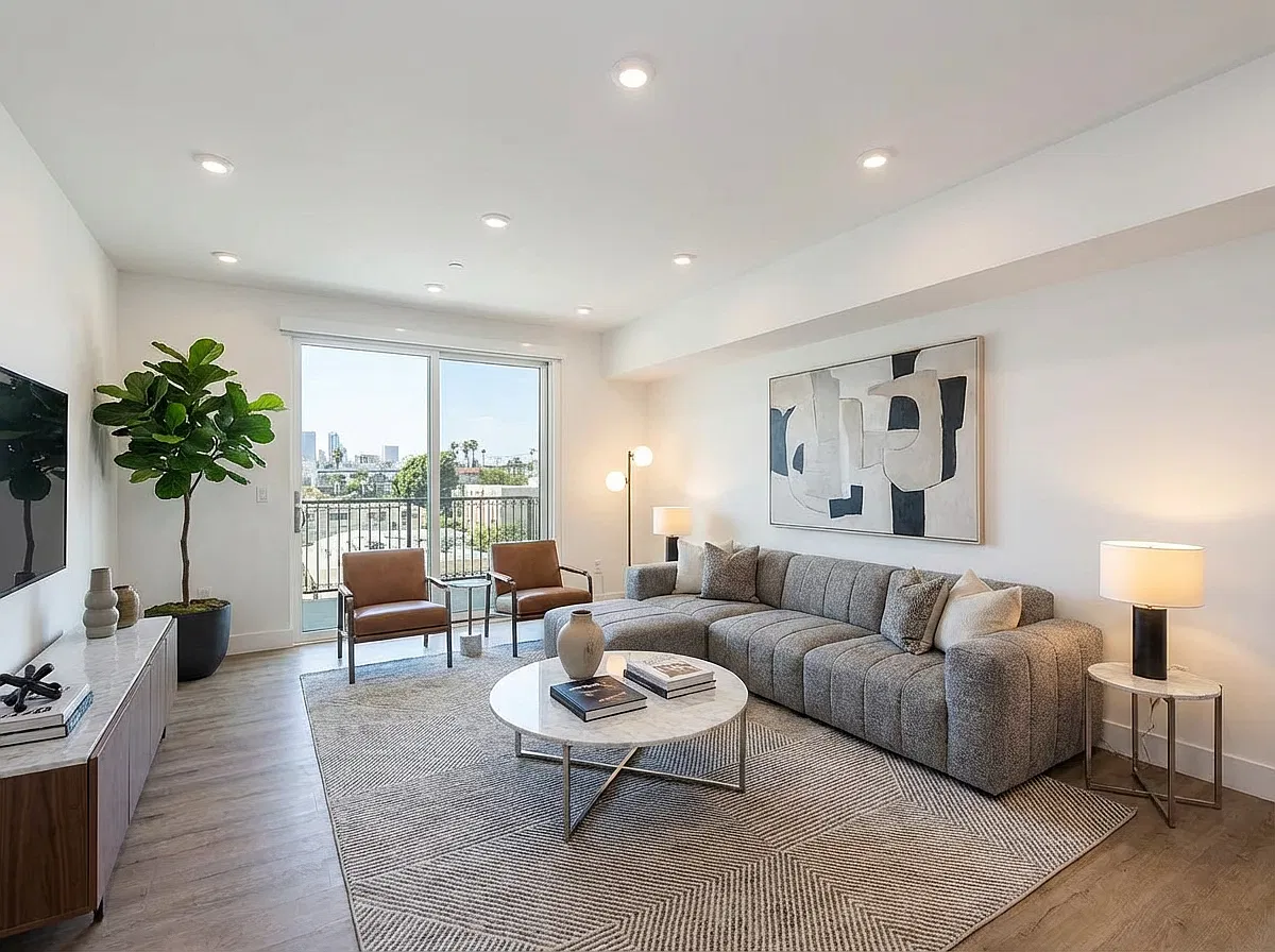 1070 S Holt Ave — Photo 4