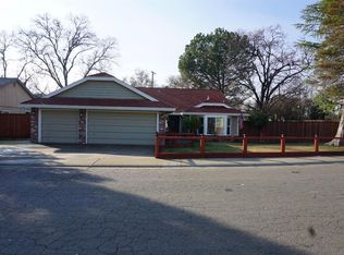 7819 Auburn Woods Dr, Citrus Heights, CA