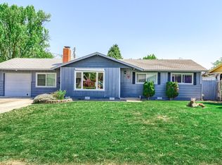 211 Corcoran Ln, Central Pt, OR 97502