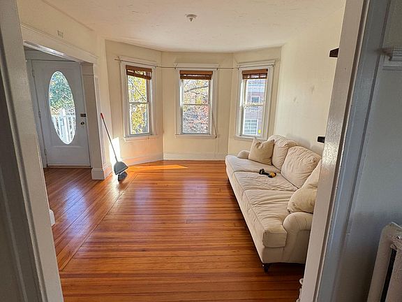 4th image of 172 Lexington Ave #2