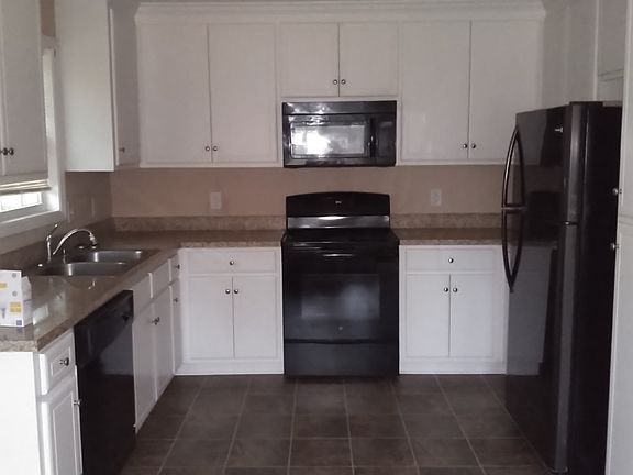 2nd image of 207 S Collins St