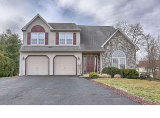 3126 S Wagner Cir, Sinking Spring, PA 19608