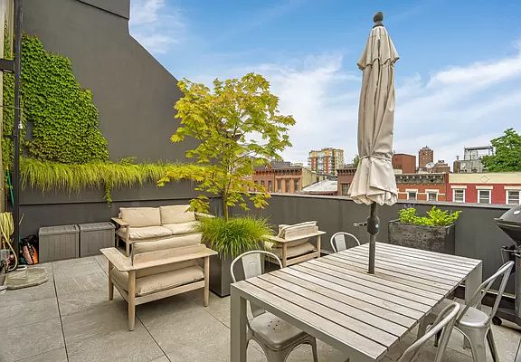 3rd image of 134 Quincy St