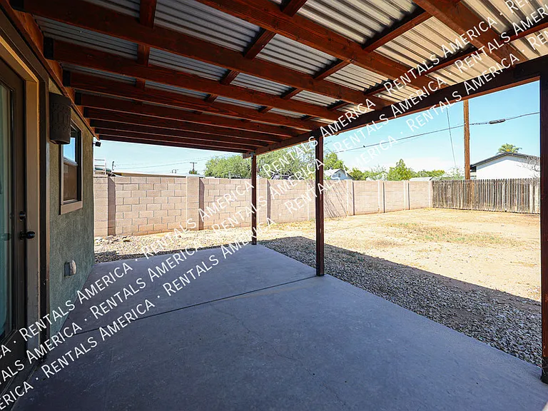 3809 N 9th St — Photo 32
