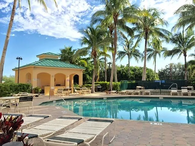 2 bed, 2.0 bath, 1141 sqft, $5,200 — Photo 3