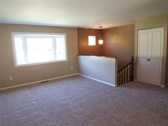 4th image of 2829 Wheatfield Dr