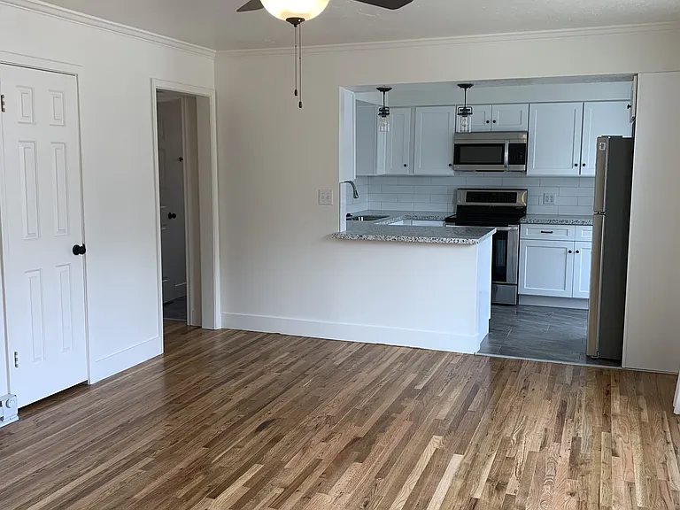 227 N North St #4 — Photo 6