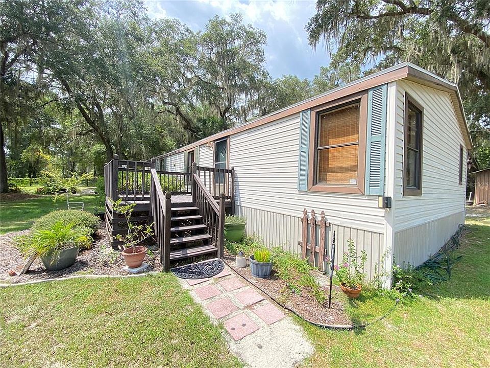 1st image of 989 NE 184th Pl