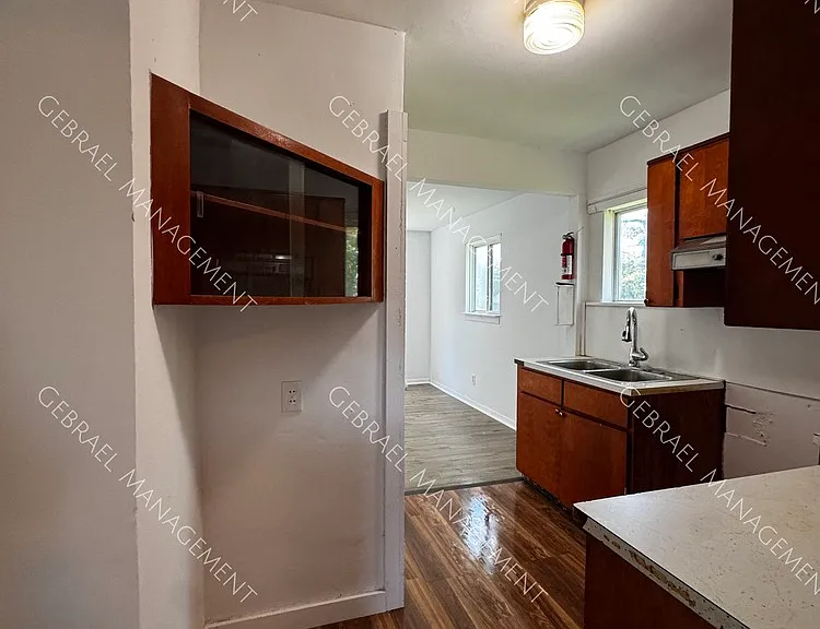 2310 Thom St — Photo 5
