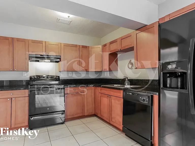 4531 NE 5th Ave — Photo 10