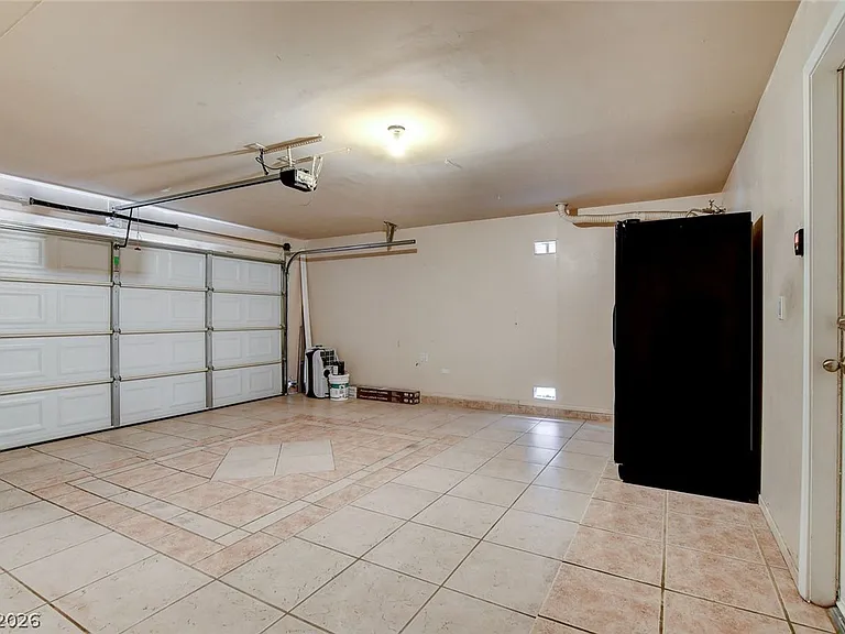 10261 Bentley Oaks Ave — Photo 43