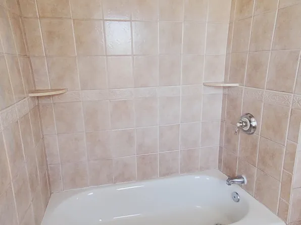 285 Born Street image 3 of 41