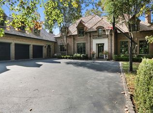 30 S Sheridan Rd, Lake Forest, IL 60045