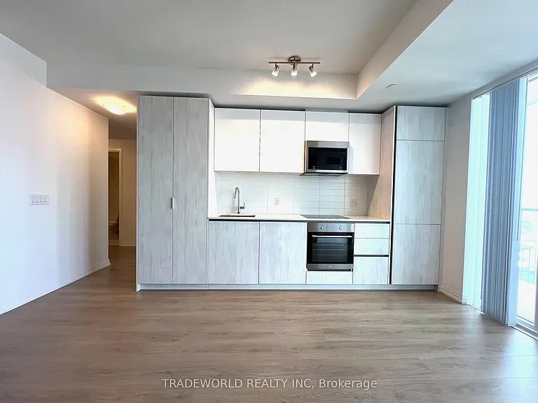 28 Widmer St #4927 — Photo 3