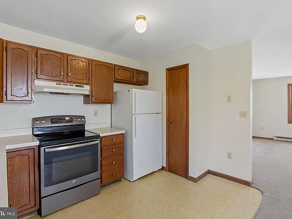 4th image of 516 Cherry St