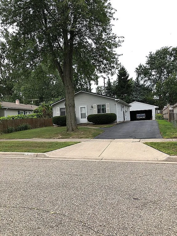 331 E Princeton Ave photo 1