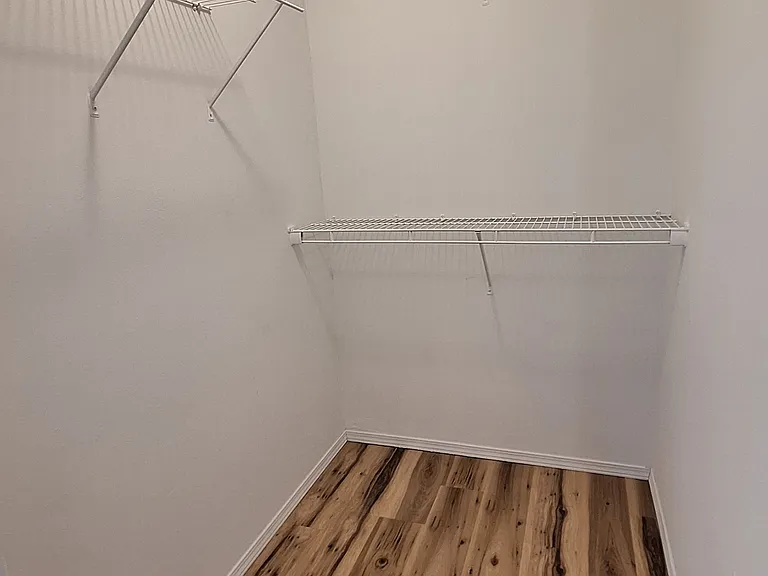 Collins Point Apartments — Photo 14
